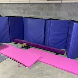Gymnastics Adjustable Beam and 4 Mats
