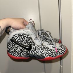 Nike Foams 6.5y
