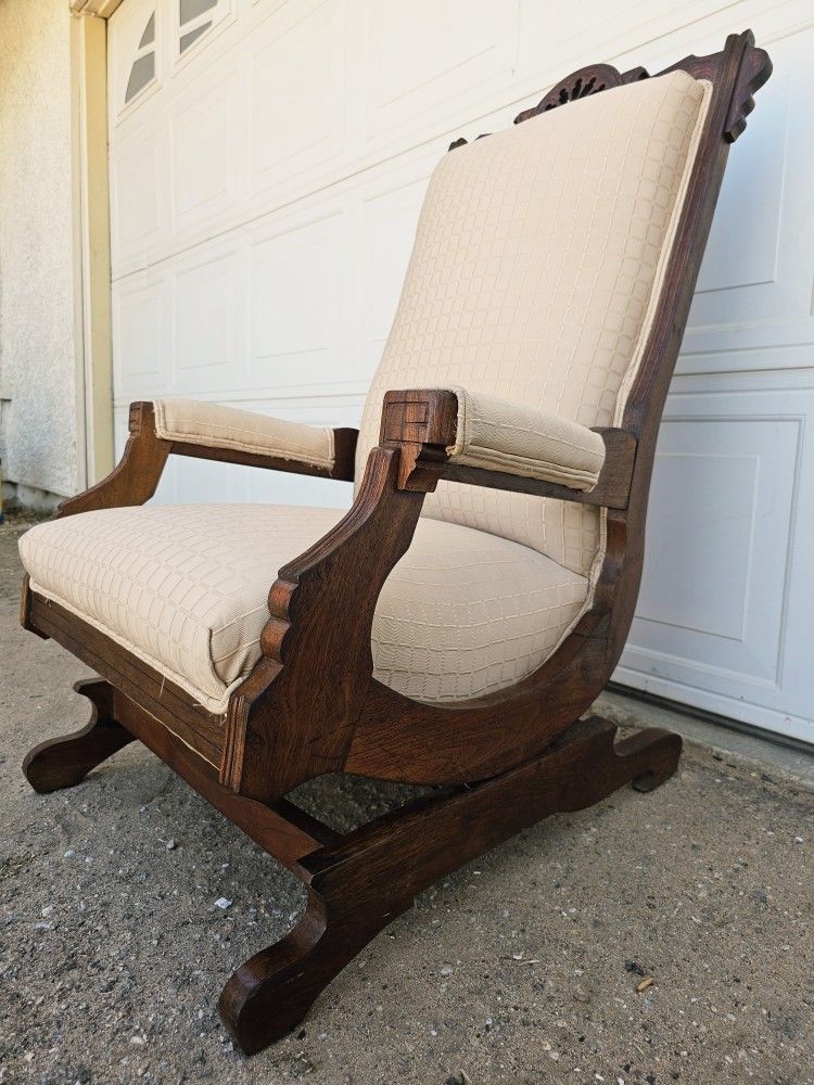 🚨Price Drop🔥Beautiful Vintage Rocking Chair