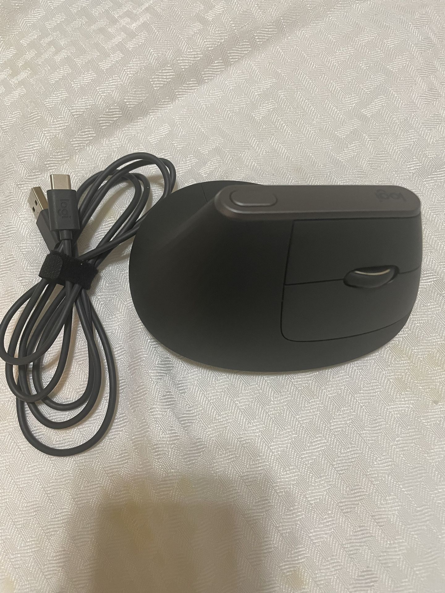 Logitech MX Vertical Wireless Mouse