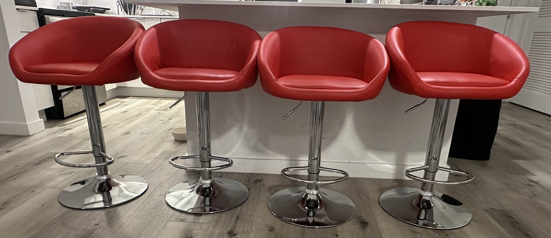 4 Modern Chairs – Great Condition, Only 6 Months of Use