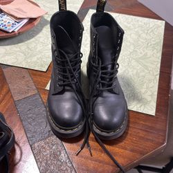 Doc Martens Woman’s Size 6