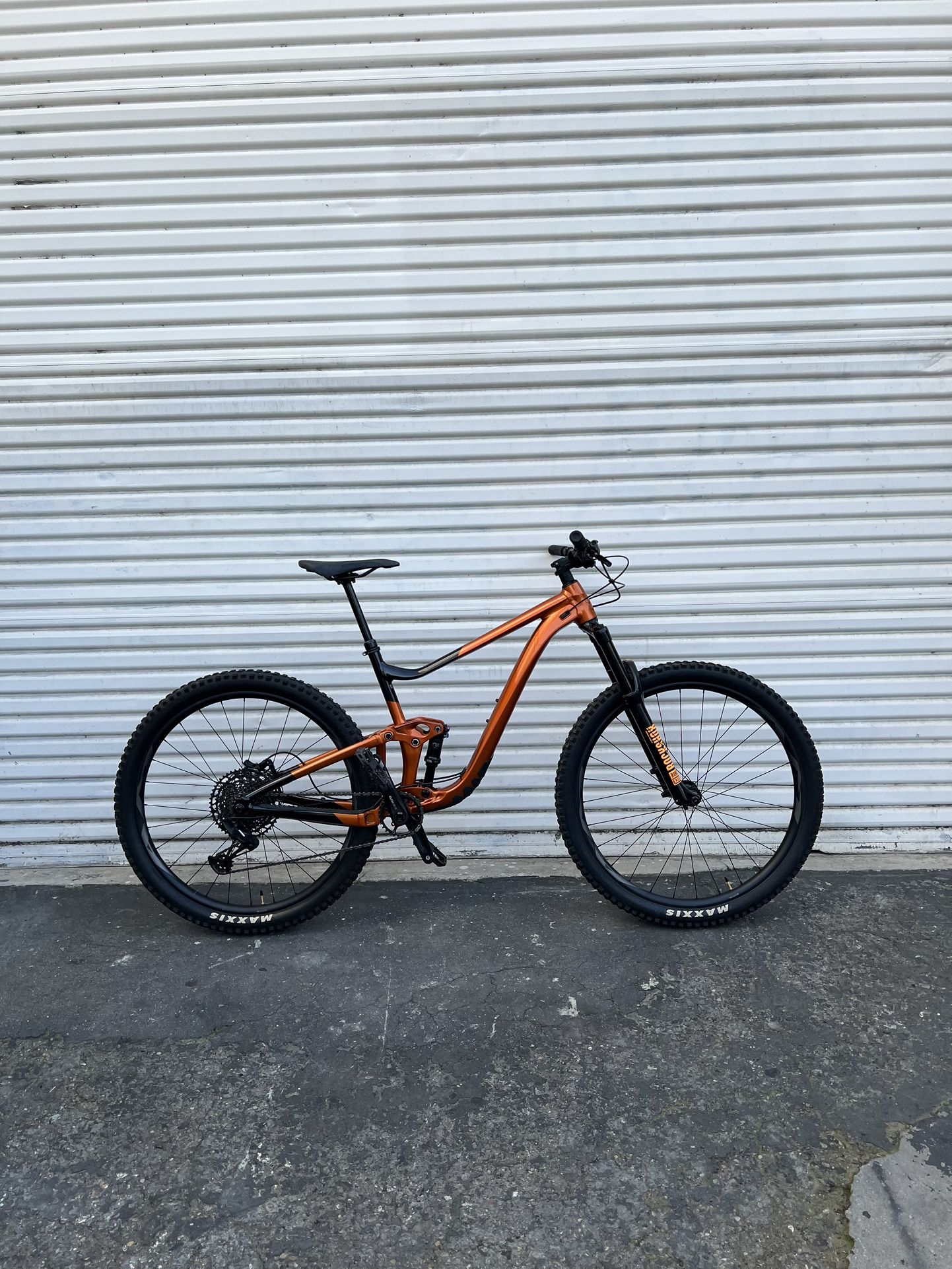2022 Giant Trance X Large 29er