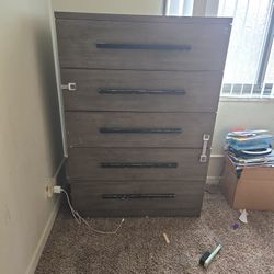 5 Drawer Dresser 