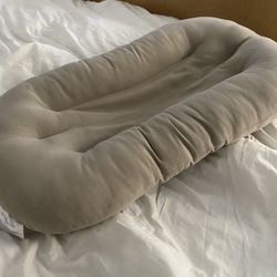 Snuggle Me Organic Infant Pillow 