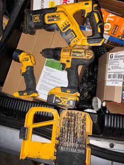 Dewalt 20v max drill sawzall flashlight drill bits & battery