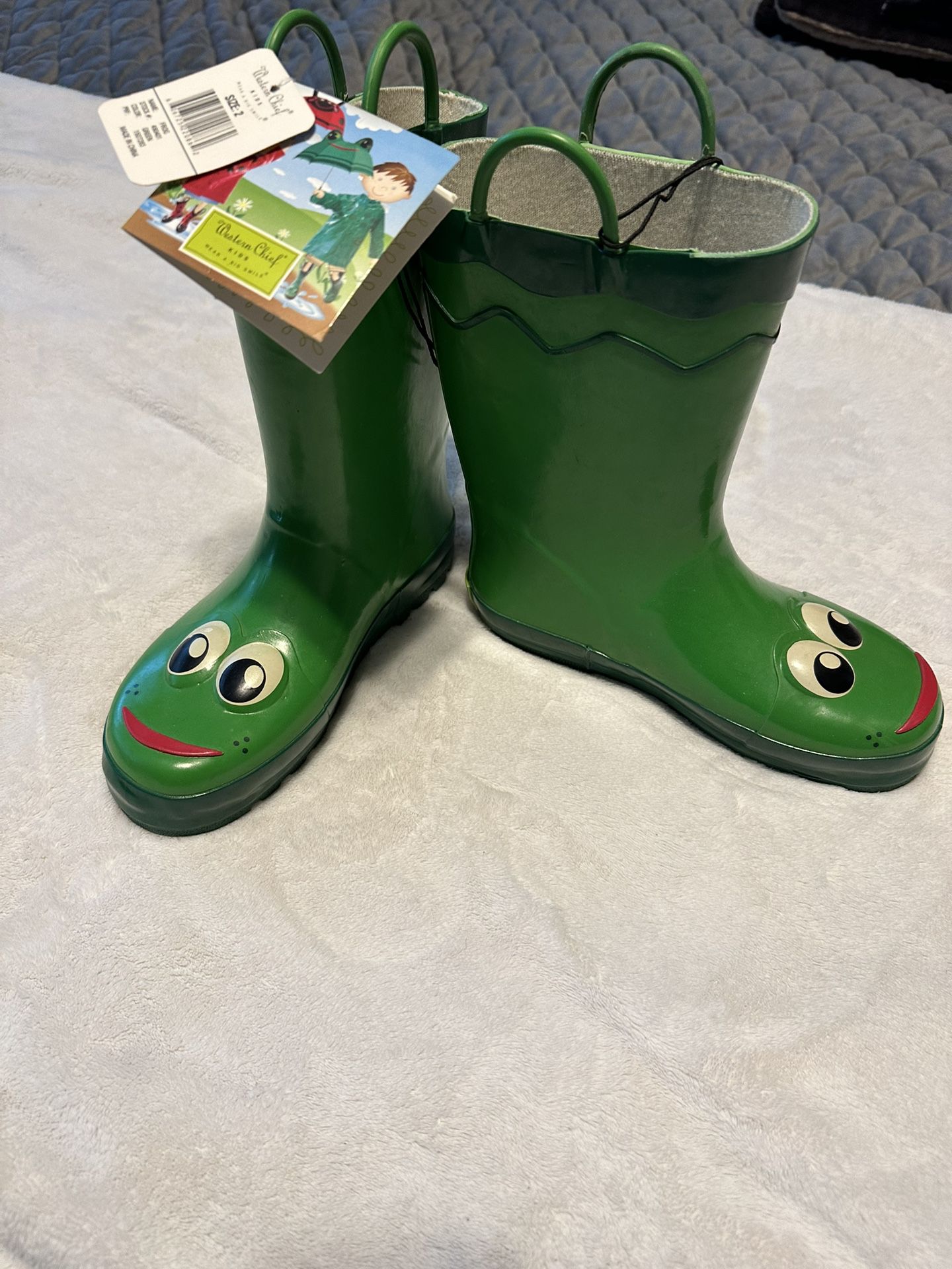 size 2 children’s kids Rubber Rain Boots western chief green frog boots New 
