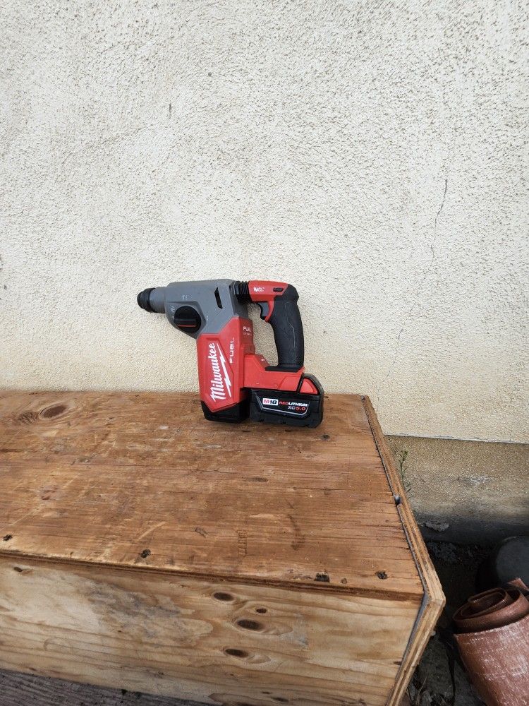 Milwaukee Rotary Hammer Auto Stop Tool Battery 5ah for Sale in Los