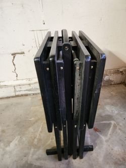 Foldable side tables