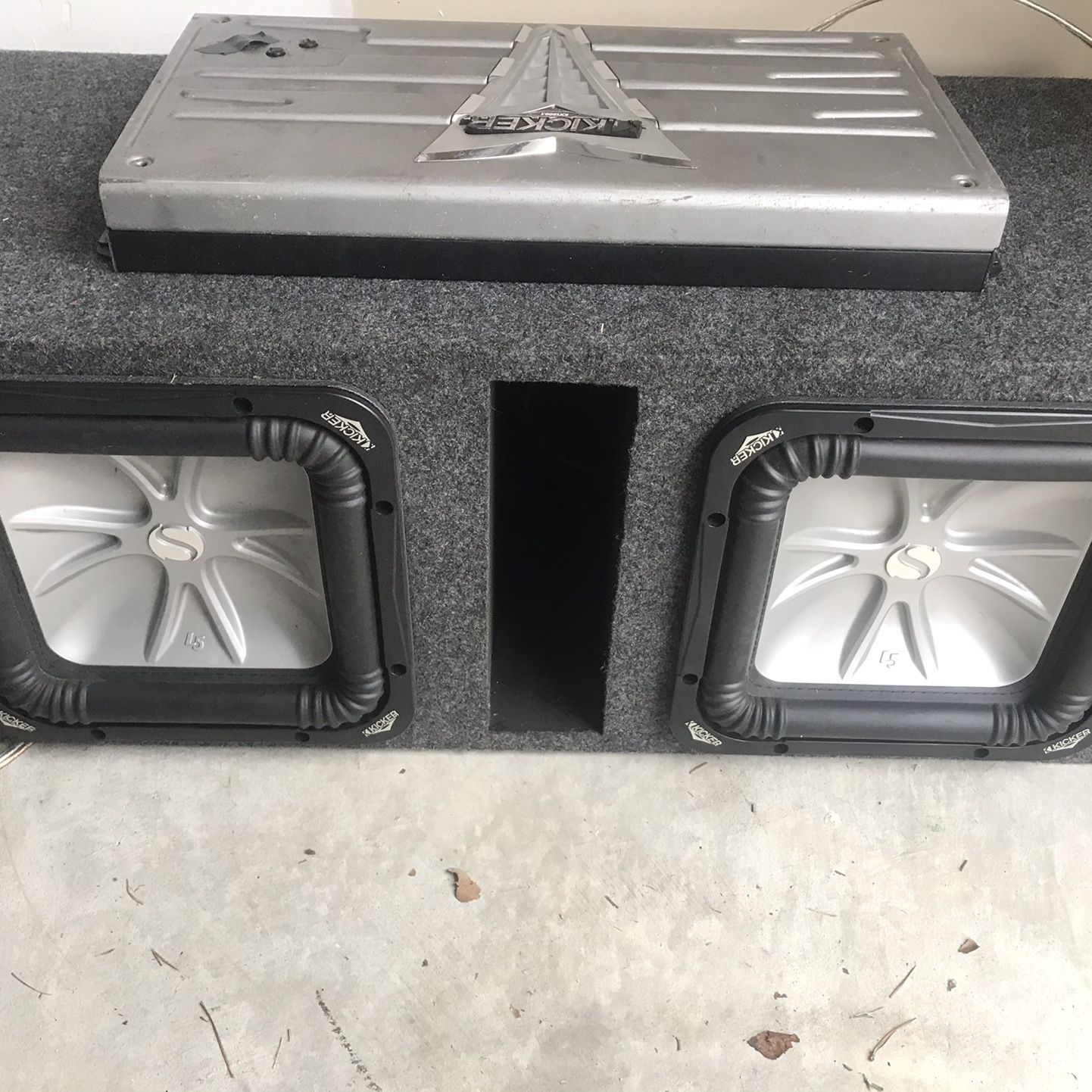 (2) 10” Kicker Solo Baric L5 w/ KX1200.1 Amp