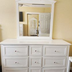 4 Piece Bedroom Set