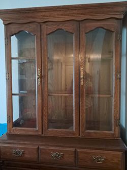 🔥China Cabinet In good condition 🔥