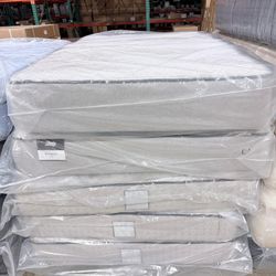 QUEEN MATTRESS SEALY 