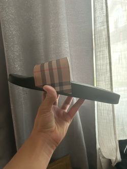 Burberry slides