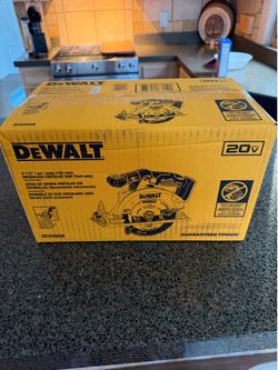 DEWALT DCS565B 20V MAX XR Brushless 6-1/2" Circular Saw