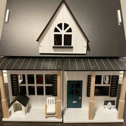 Members Mark Wooden Dollhouse