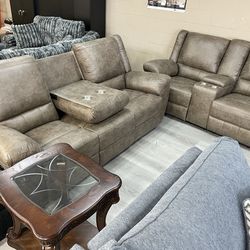 RECLINER SET WITH DROP DOWN TABLE