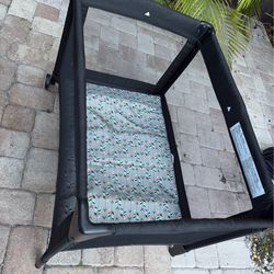 Pack and play - foldable (brand new)