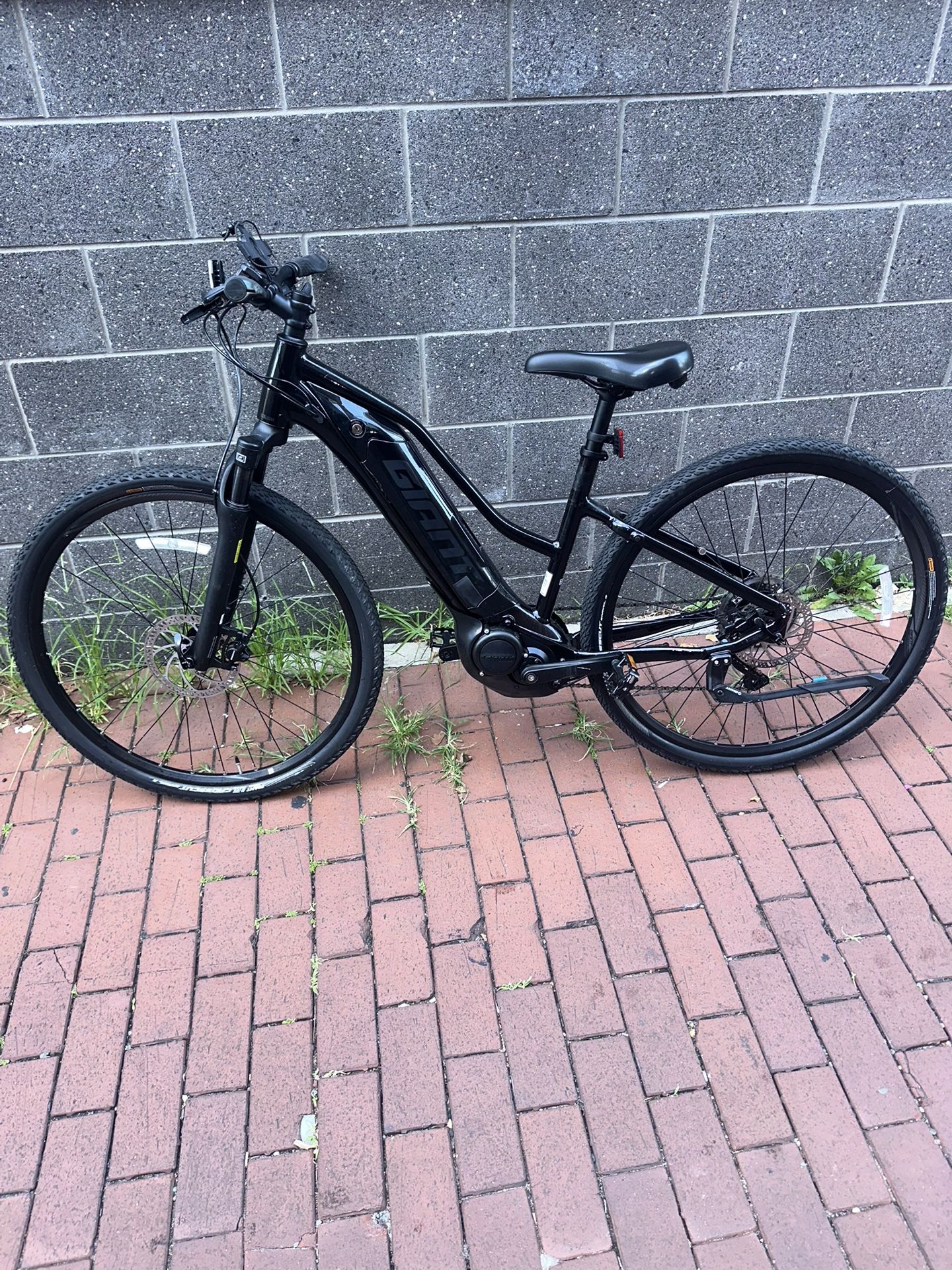 Giant Roam E+ GTS Bike 20MPH (Brand New) (Comes With Original Key) Comes With Charger )