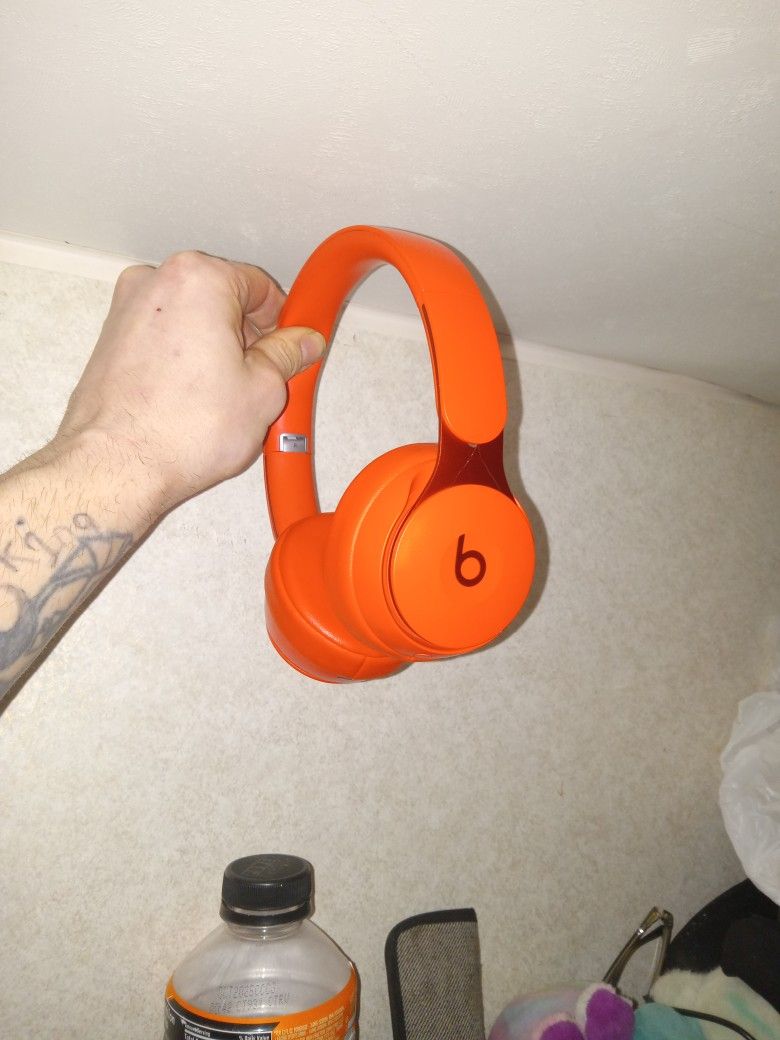 Beats Solo Pro