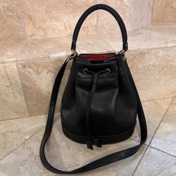 Tommy Hilfiger Bucket Bag In Black