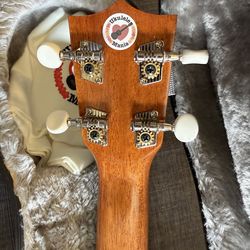 Kanile’a K-1 C Concert Premium Koa ukulele