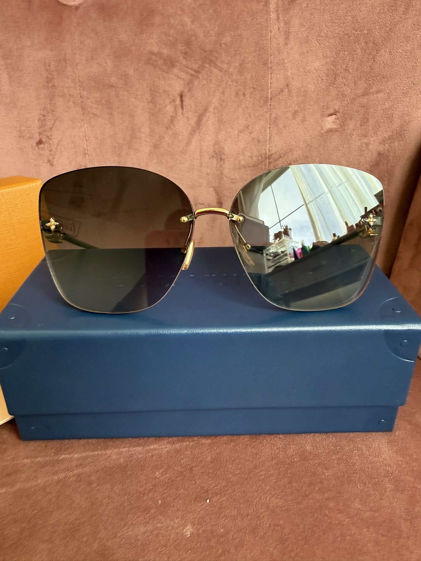Louis Vuitton Sun Glasses Authentic 