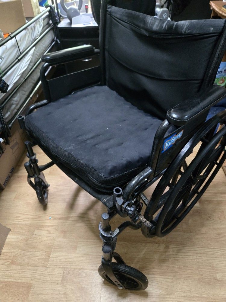 Wheelchair With Table And Seat for Sale in Spartanburg, SC OfferUp