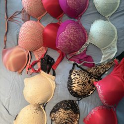 10 Each Victoria secret plunge Bras- Add 2 Sizes