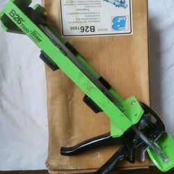 B-Line Multi-Component Dispensing Gun with smooth & powerful Highest Thrust 26:1 Ratio Drive.
Our most popular 2-component model for 300 X 300 ml 1:1