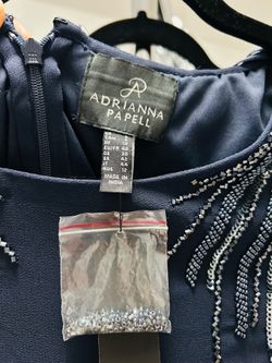 NEW !!!! ADRIANNA PAPELL vestido elegante