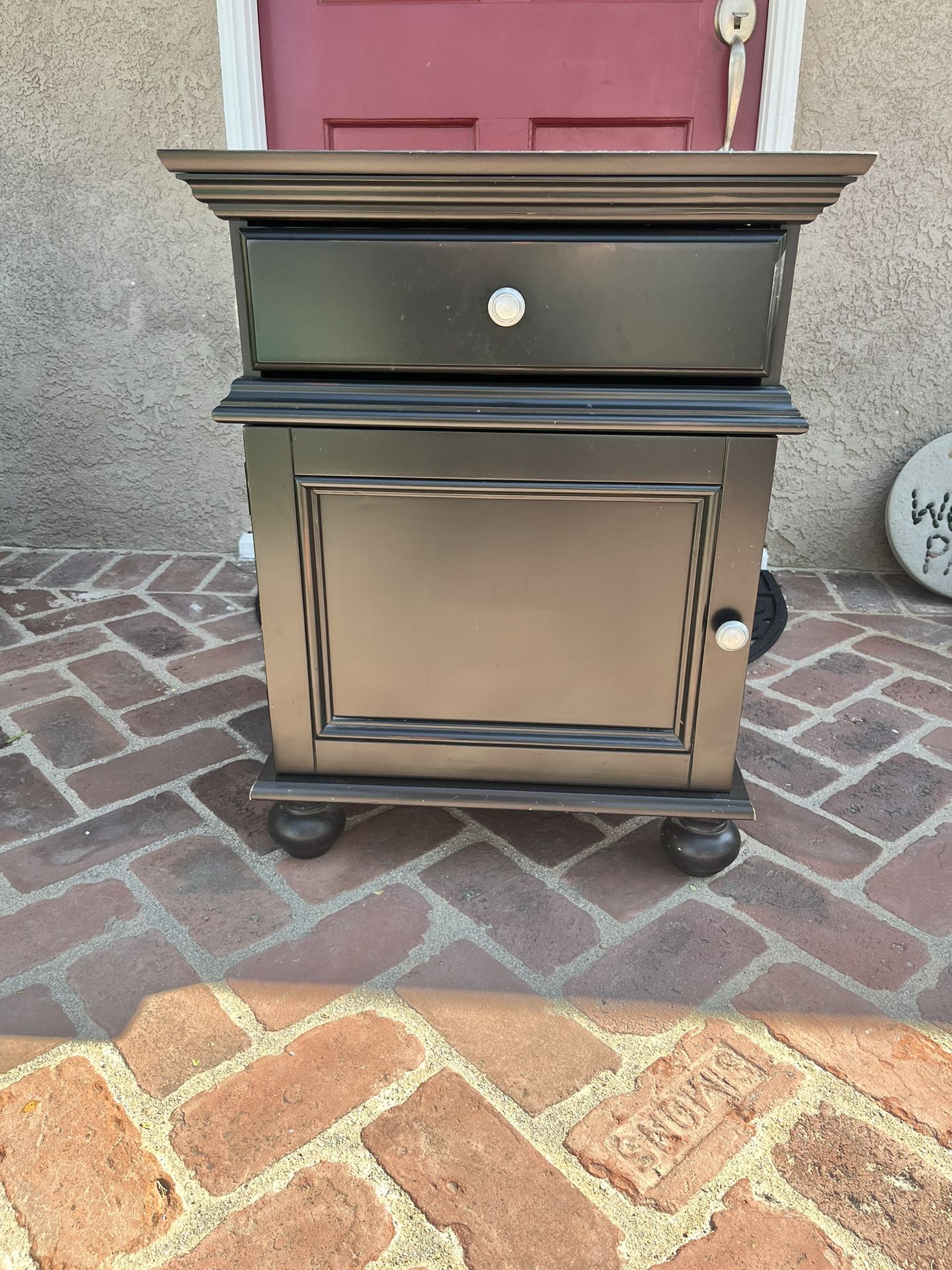 Nightstand/ Side Table