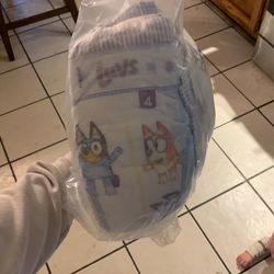 Size 4 Diapers 15 Total