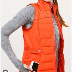 New LULULEMON Down For It All Small Puffer Vest Atomic Orange Athletica Goose Down