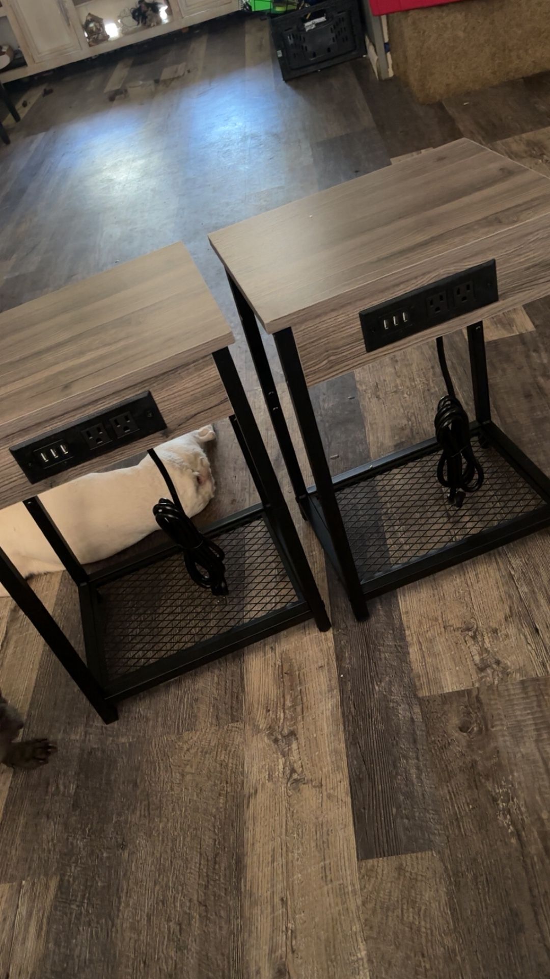Charging/Outlet Side Desk