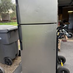 GE Refrigerator 