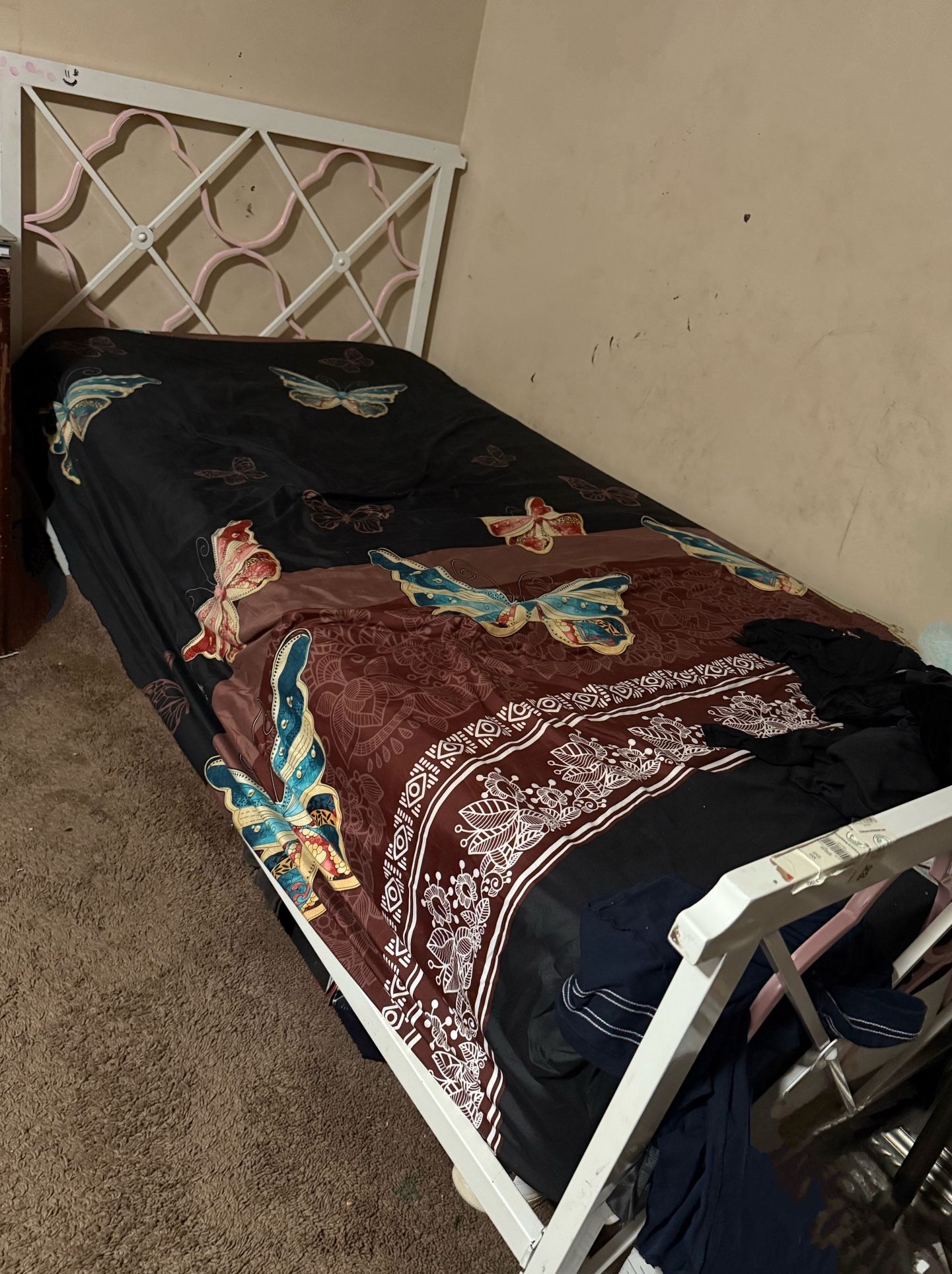 Twin bed