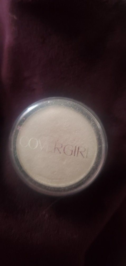 COVER GIRL EYESHADOW ,WHITE AND TURQUOISE EYESHADOWS