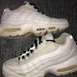 White airmax 95s: size 7y