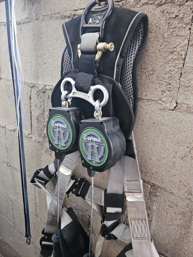 Safewaze Self Retracting Lanyard for Sale in San Diego, CA OfferUp