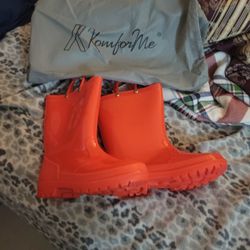 Brand New Komfor Me Rain Boots Size 2