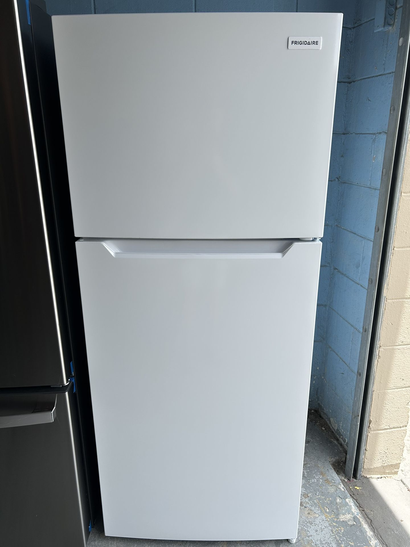 Brand New 18 Cubic Foot Refrigerator 