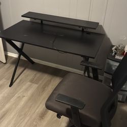 Gaming desk