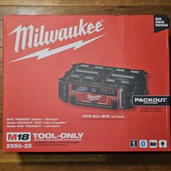 Milwaukee M18 Packout Radio And Charger 