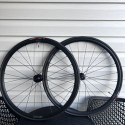 DT Swiss  R470 Alloy Wheels With Tires 