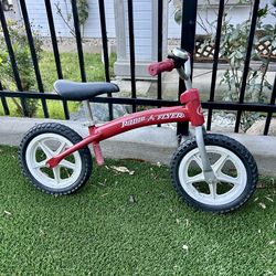 RADIO FLYER KIDS BALANCE BIKE 12” Wheels
