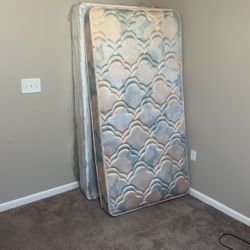 Twin mattress and Box frame