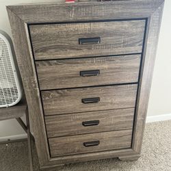 5 Drawer Dresser. Wood Stain Color.