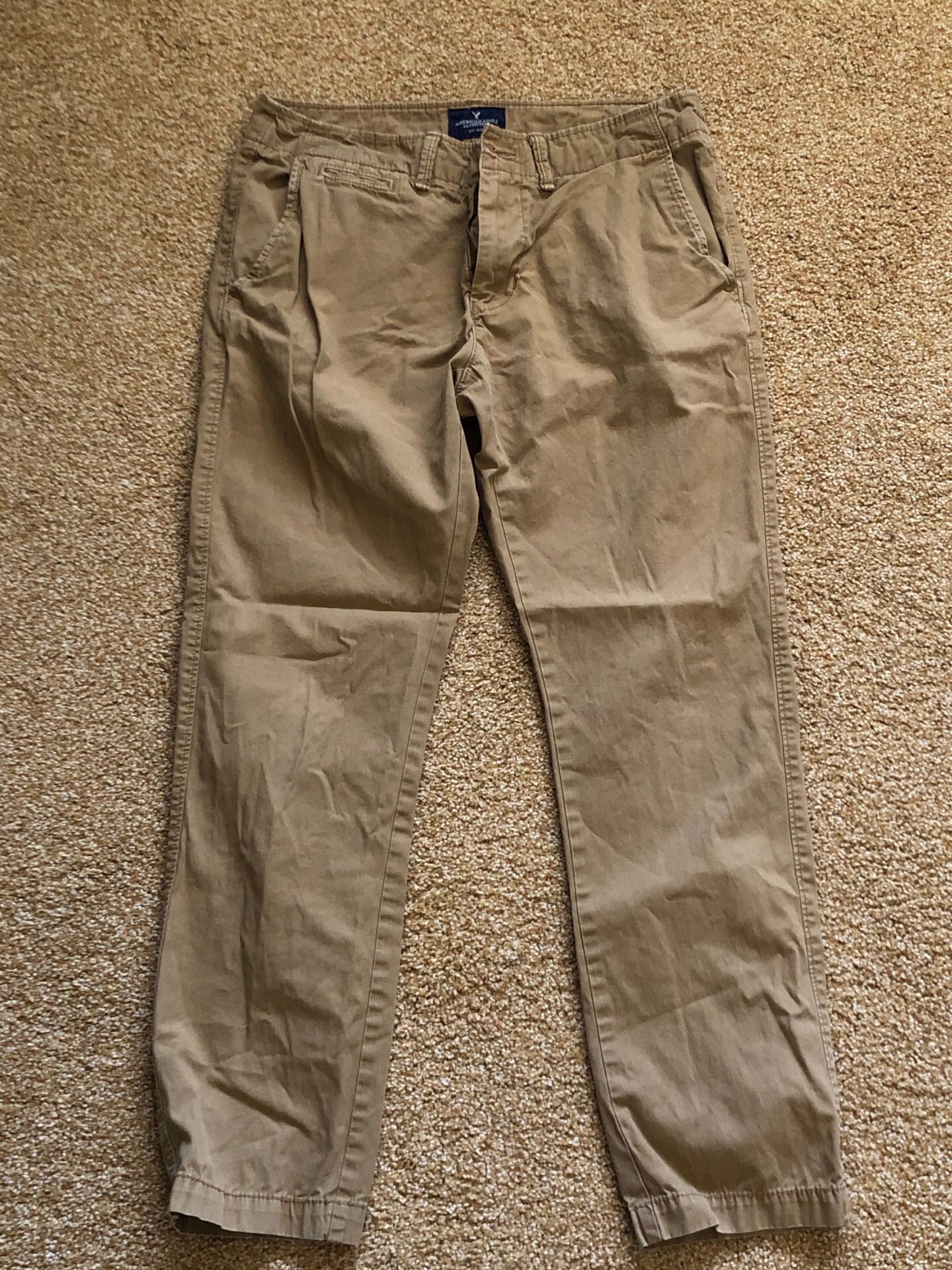 American Eagle Khaki Pants 32/32