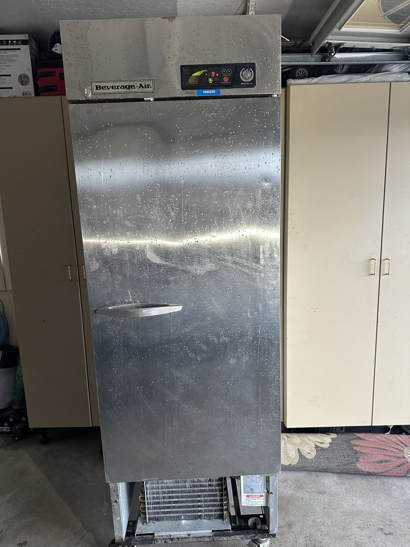 Reach In Freezer for Sale in Las Vegas, NV OfferUp